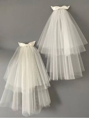 Ivory Veil: short to long veil with bow